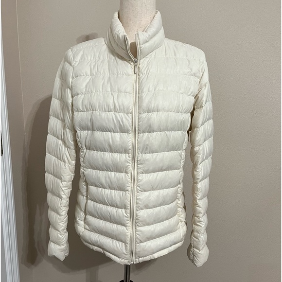 Uniqlo Jackets & Blazers - Uniqlo Ultra Light Down Puffer Jacket.